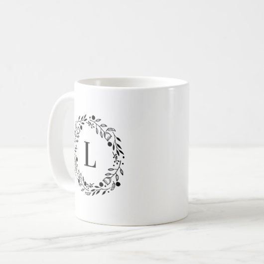 Whimsy Wreath Monogramm Kaffeetasse (Vorderseite Links)