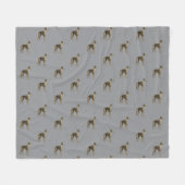 Whippet-Flanelldecke mit grauem Hintergrund Fleecedecke (Vorderseite (Horizontal))