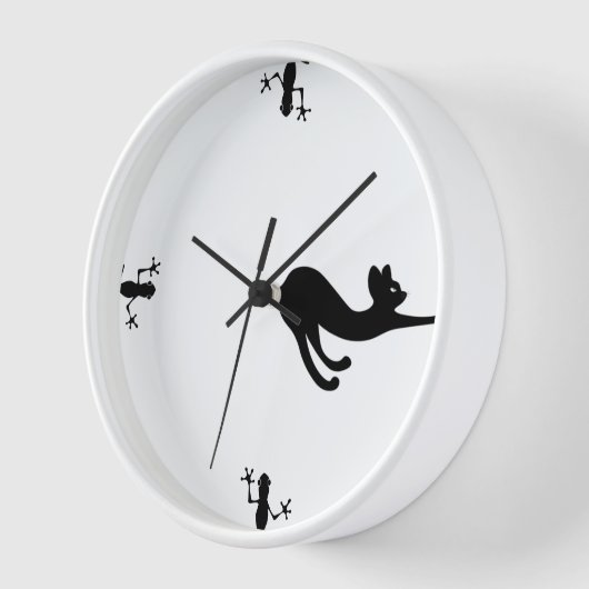 "Whiskers & Whimsy: Katzen und Lizards Wall Clock Uhr (Winkel)