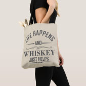 Whiskey hilft beim Trinken von Alkohol Redewendung Tasche (Von Nahem)
