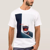 Whiskey in a Crystal Glass. Minimalist Art T-Shirt (Vorderseite)