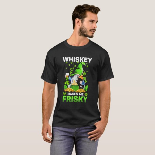Whiskey macht mich Frisky St Patrick's Day for Men T-Shirt (Vorne ganz)