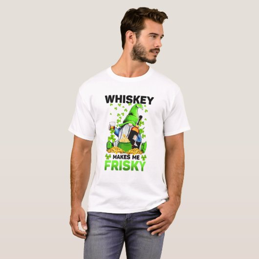 Whiskey macht mich Frisky St Patrick's Day for Men T-Shirt (Vorne ganz)
