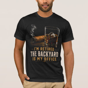 Whiskey Zigarre Ruhestand Humor Vintage Hinterhof T-Shirt