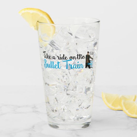 Whisky-Bullet auf dem Weg zum Trinken Glas (Vorderseite Ice)