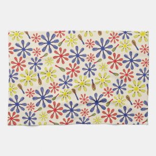 Whisky vor der größeren Frühstücks-Creme - wischt Geschirrtuch