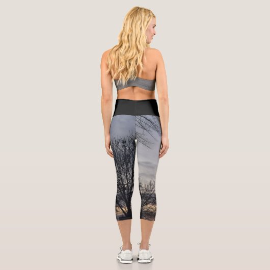 Whispers of Winter  Capri Leggings (Rückseite)