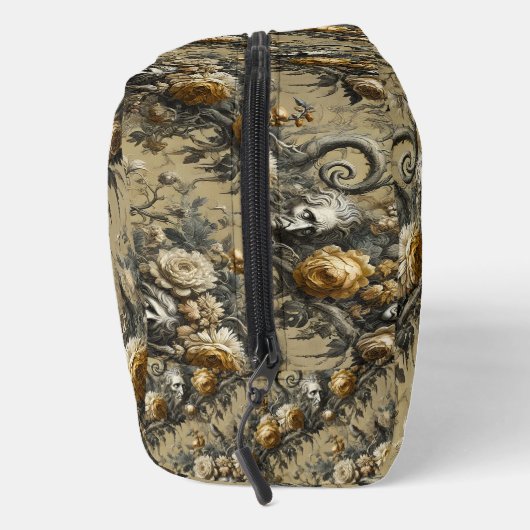 Whispers & Whelps a Vergessene Märchen - Waschbeutel (Rechts)