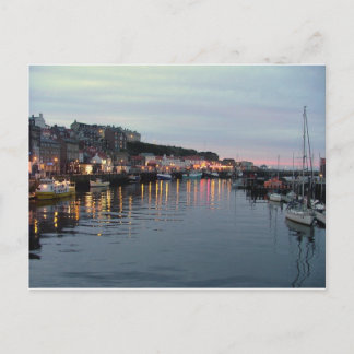 Whitby bei Dämmerung Postkarte