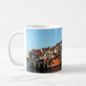 Whitby mit altem Rettungsboothaus Kaffeetasse (Links)