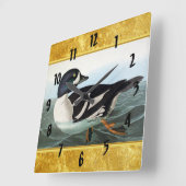 White and Black mallard ducks swimming in water Quadratische Wanduhr (Winkel)