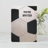 White and Black Soccer Ball Einladung (Stehend Vorderseite)