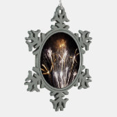 White and Gold Fireworks II Patriotic Celebration Schneeflocken Zinn-Ornament (Links)