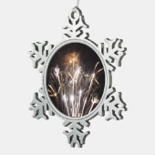 White and Gold Fireworks II Patriotic Celebration Schneeflocken Zinn-Ornament (Rechts)
