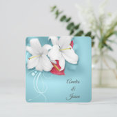 White and Red Lily Wedding Einladung (Stehend Vorderseite)