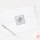White and Silver Snowflake Wedding Monogram Quadratischer Aufkleber (Umschlag)