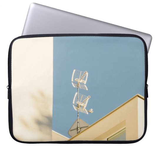 WHITE ANTENNA ON GEBÄUDE LAPTOPSCHUTZHÜLLE (Vorderseite)