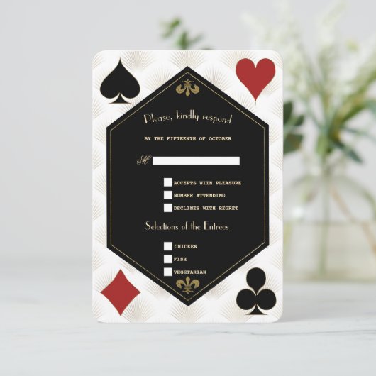 White Art Deco Gatsby Casino Vegas Poker Hochzeit RSVP Karte (Stehend Vorderseite)