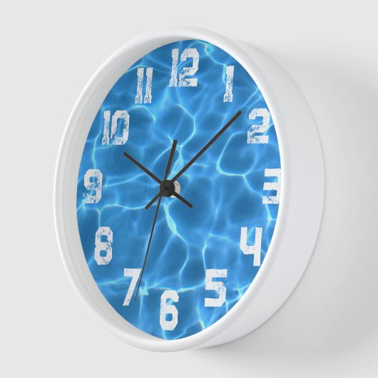 White Athletic Grunge Numbers Blue Pool Uhr (Winkel)