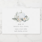 White Autumn Pumpkin Greenerenery Baby Shower Gefa Schaumweinetikett (Einzelnes Label)