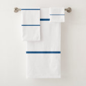 White Azure Geometric Stripes Badhandtuch Set (Insitu)