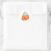 White Baby in Pumpkin Runder Aufkleber (Tasche)