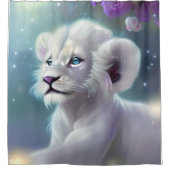 White Baby Lion Cub Fantasy Duschvorhang (Vorderseite)