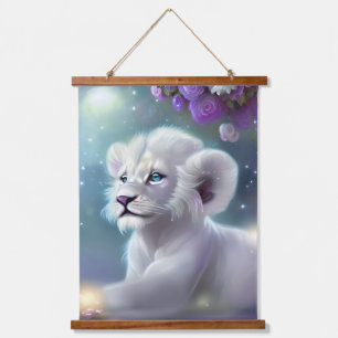 White Baby Lion Cub Fantasy Wandteppich Mit Holzrahmen