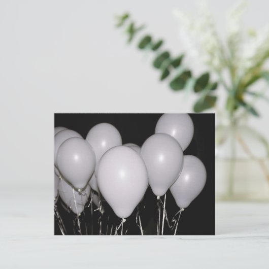 White Balloons Postkarte (Stehend Vorderseite)