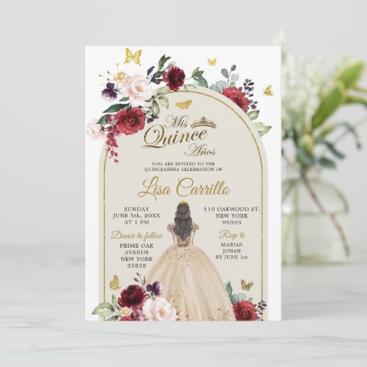 White Beige und Marsala Butterfly Mis Quince Einladung (Stehend Vorderseite)