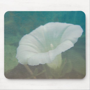 White Bindweed - Der wilde, ewige Morgenherrn Mousepad