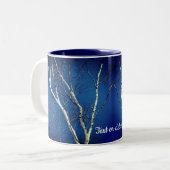 White Birch Tree Blue Sky Personalisiert Zweifarbige Tasse (Vorderseite Links)