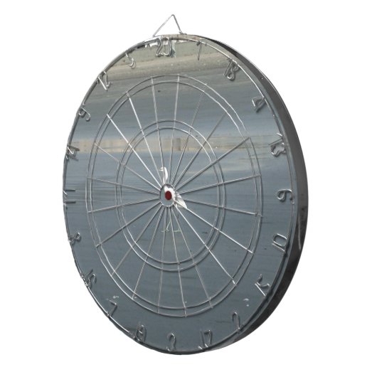 White Bird auf grauem Sand Beach Art Print Dartscheibe (Vorderseite rechts)