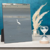 White Bird auf grauem Sand Beach Art Print Fotoplatte (Seite)