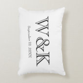 White & black monogram wedding keepsake  dekokissen (Vorderseite(Vertikal))
