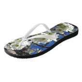 White Blossom Cluster Frühlingsblühende Birnbaum Badesandalen (Schrägansicht)