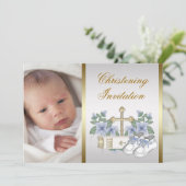 White Blue Baby Boy Foto Christening Einladung (Stehend Vorderseite)