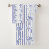 White Blue Coastal Palm Trees Bows Stripes Pattern Badhandtuch Set (Insitu)