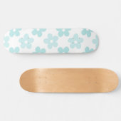 White Blue Daisy Blume Retro Muster Skateboard (Horizontal)
