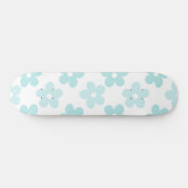 White Blue Daisy Blume Retro Muster Skateboard (Horizontal)