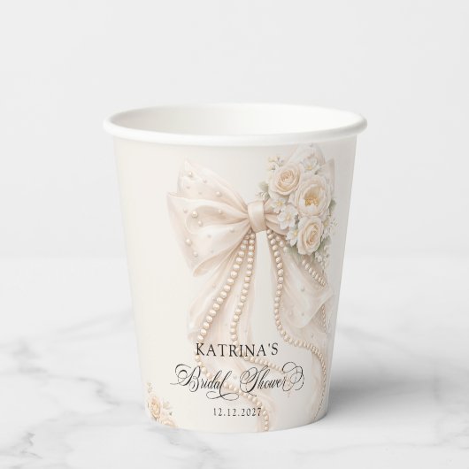 White Bow Floral Bridal Shower Pappbecher (Rückseite)