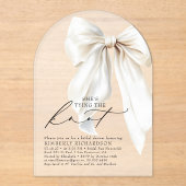 White Bow She's Tying the Knot Chic Bridal Shower Acryleinladungen (Vorderseite)