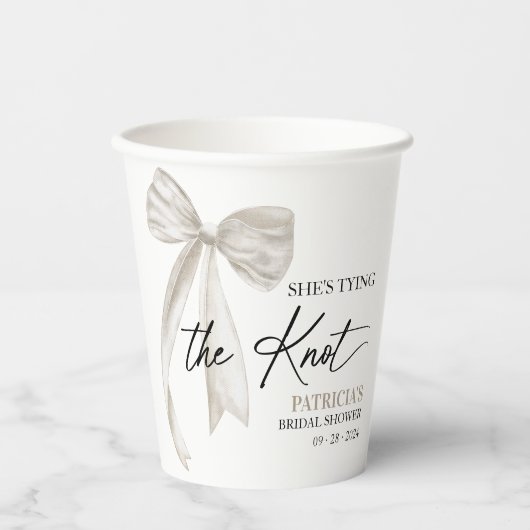 White Bow Sie bindet das Brautparty des Knotens Pappbecher (Vorderseite)