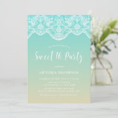White Brocade Lace Blue Ombre Sweet 16 Party Einladung (Stehend Vorderseite)