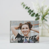 White Brush Lettering 2025 Foto Abschluss Ankündigungspostkarte (Stehend Vorderseite)