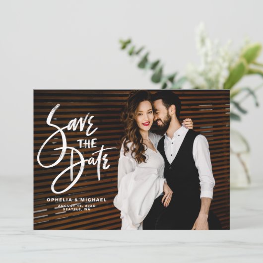 White Brush Script Letters Foto Save The Date (Stehend Vorderseite)