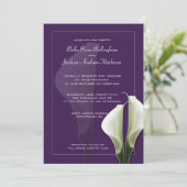 White Calla Lilien Hochzeit Einladung auf Lila (Stehend Vorderseite)
