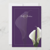 White Calla Lilien Hochzeit Einladung auf Lila (Rückseite)