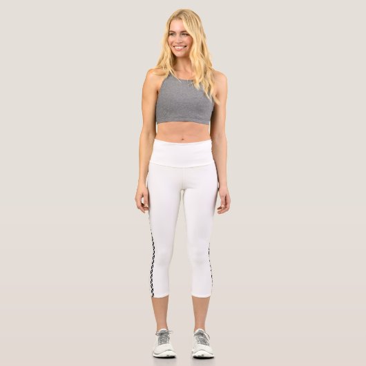 White Capri Leggings with Black Side Stripe (Vorderseite)