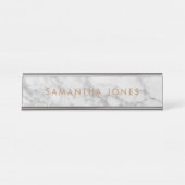 White Carrara Marble Gold Classic Personalisiert Schreibtischnamensplakette (Vorderseite )